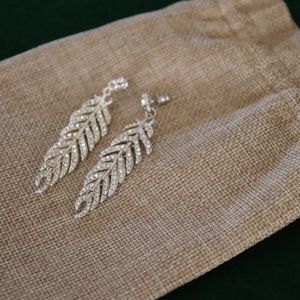 Silver dangle leaf earrings